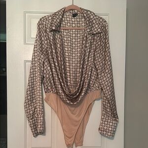 SHEIN Silky Cowl Neck Bodysuit – Size 2X | Lightweight & Elegant Neutral Print